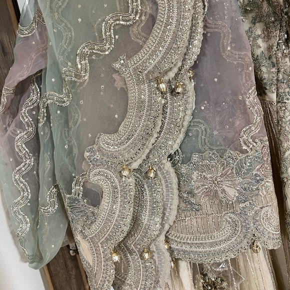 Baroque formal gown - Picture 9 of 11